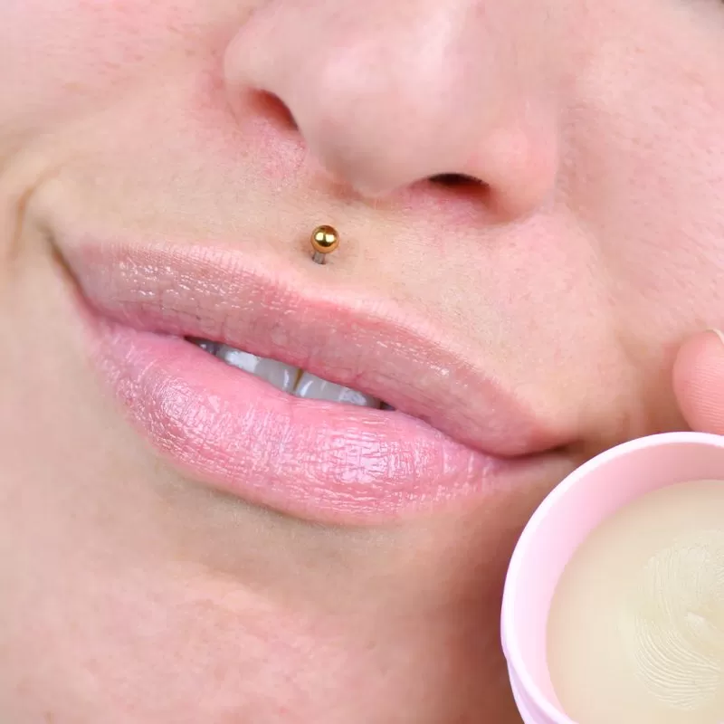 ESFOLIANTE E BÁLSAMO LABIAL MELANCIA - KISS THERAPY