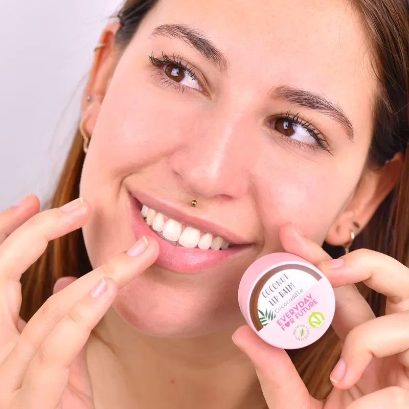 EXFOLIANTE DE LABIOS Y BÁLSAMO COCONUT - KISS THERAPY