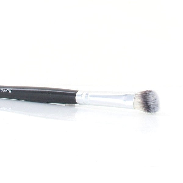 CLASSIC EYESHADOW BRUSH